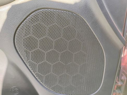 Used 2022 Jeep Grand Cherokee Laredo E image 19