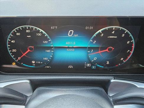 Used 2023 Mercedes-Benz GLB 250 4MATIC image 11