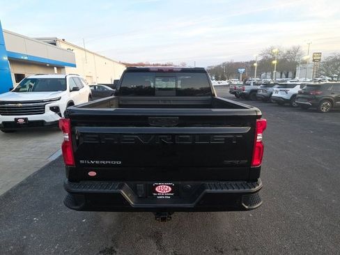 Used 2023 Chevrolet Silverado 1500 ZR2 w/ Technology Package image 5