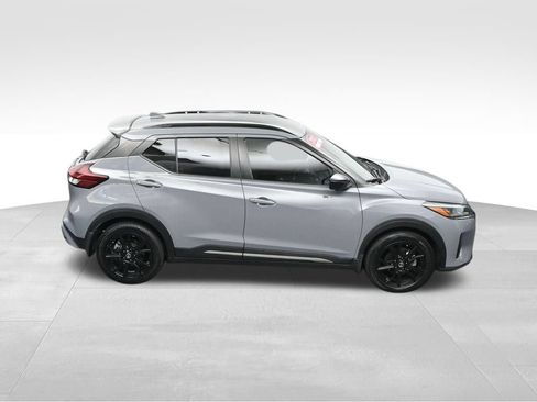 Used 2021 Nissan Kicks SR FWD image 38
