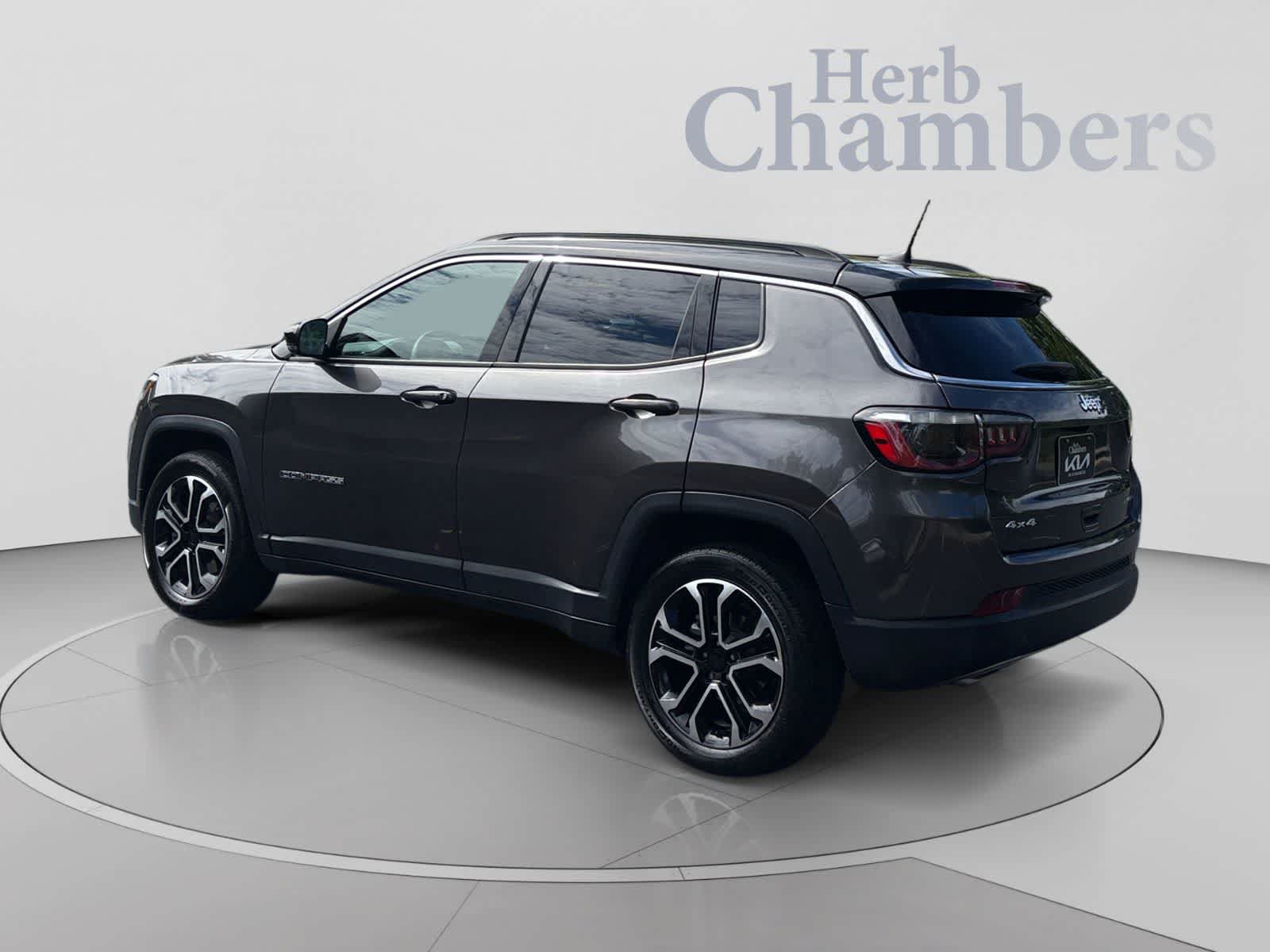 Used 2023 Jeep Compass Limited w/ Sun and Sound Group AWD/4WD image 4