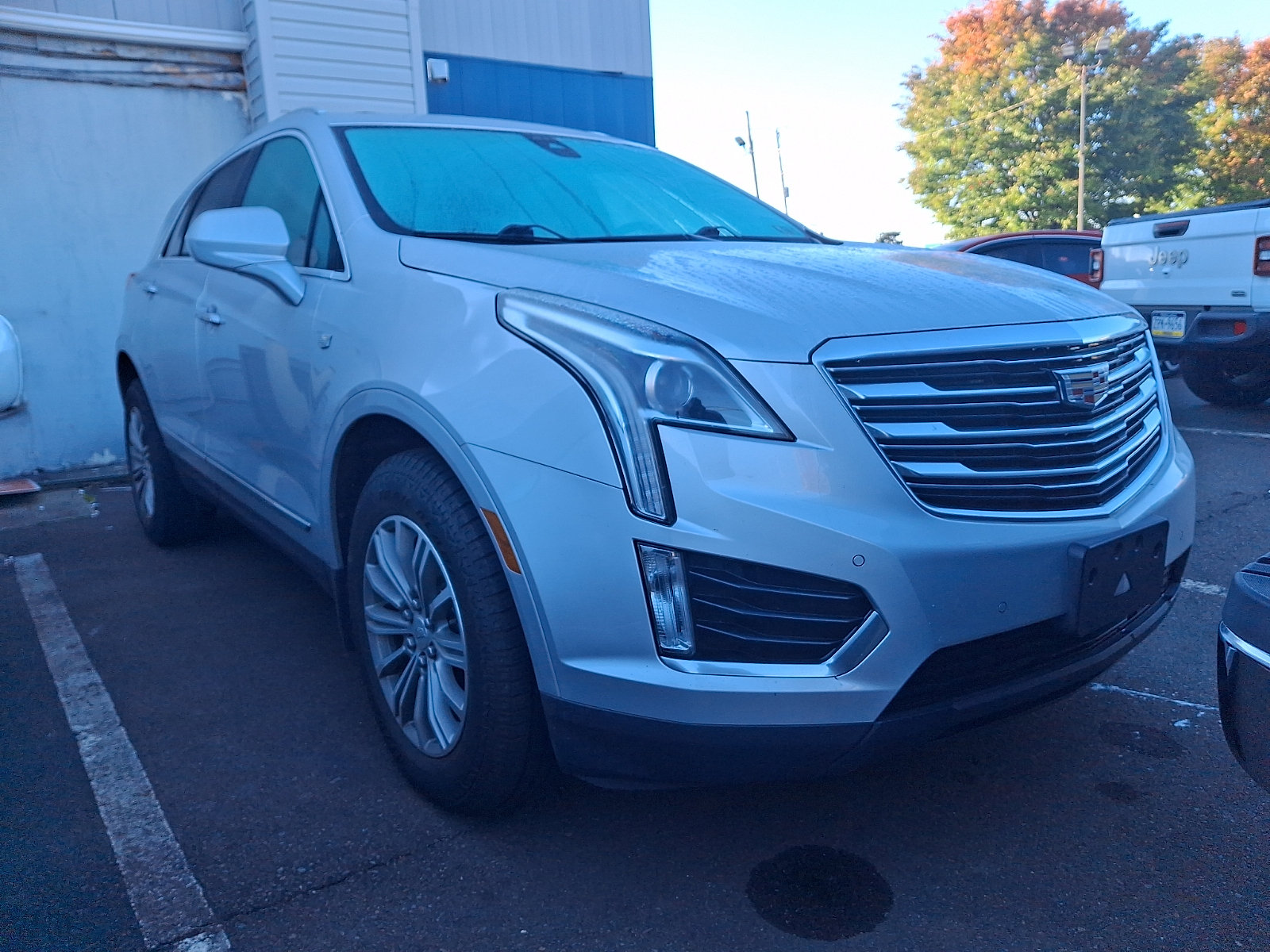 Used 2017 Cadillac XT5 Luxury w/ Driver Awareness Package AWD/4WD image 2