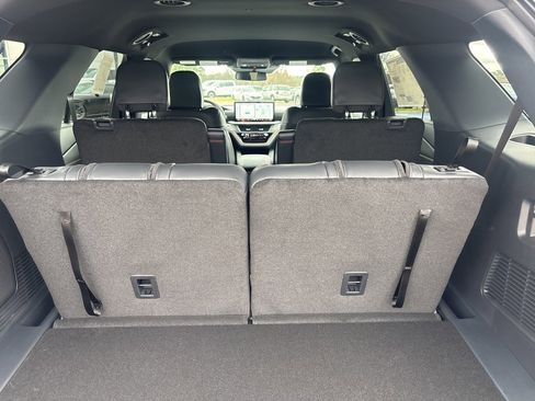 New 2026 Ford Explorer ST-Line w/ ST-Line Street Pack image 10