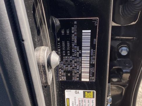 Certified 2025 Toyota Corolla Cross LE FWD image 15