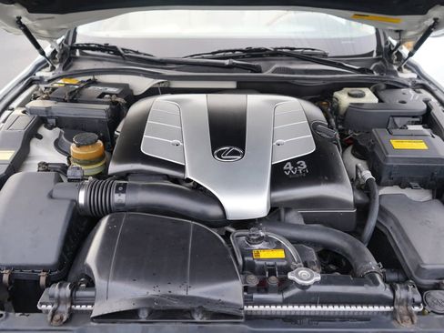 Used 2002 Lexus SC 430 Convertible image 8