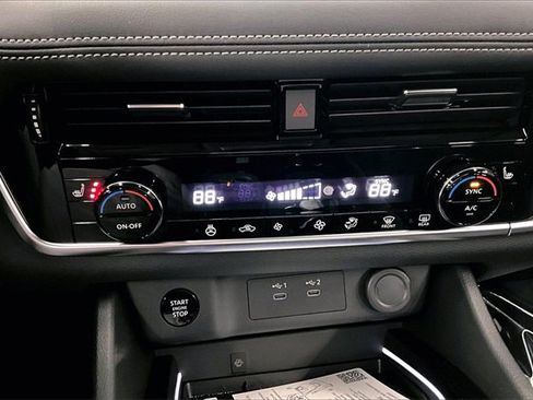 New 2025 Nissan Rogue SL image 25