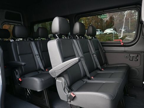 Used 2025 Mercedes-Benz Sprinter 2500 image 21