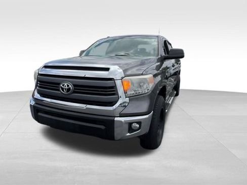 Used 2014 Toyota Tundra SR5 w/ SR5 Upgrade Package AWD/4WD image 2