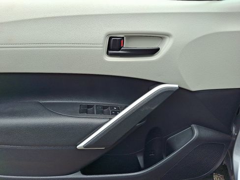 Used 2024 Toyota Corolla Cross L FWD image 13