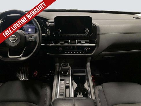 Used 2025 Nissan Pathfinder SV FWD image 22