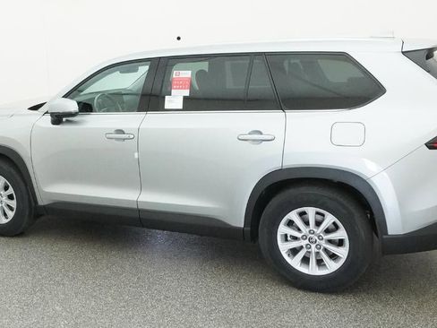 New 2026 Toyota Grand Highlander XLE image 4
