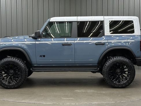 Used 2025 Ford Bronco Heritage Edition image 2