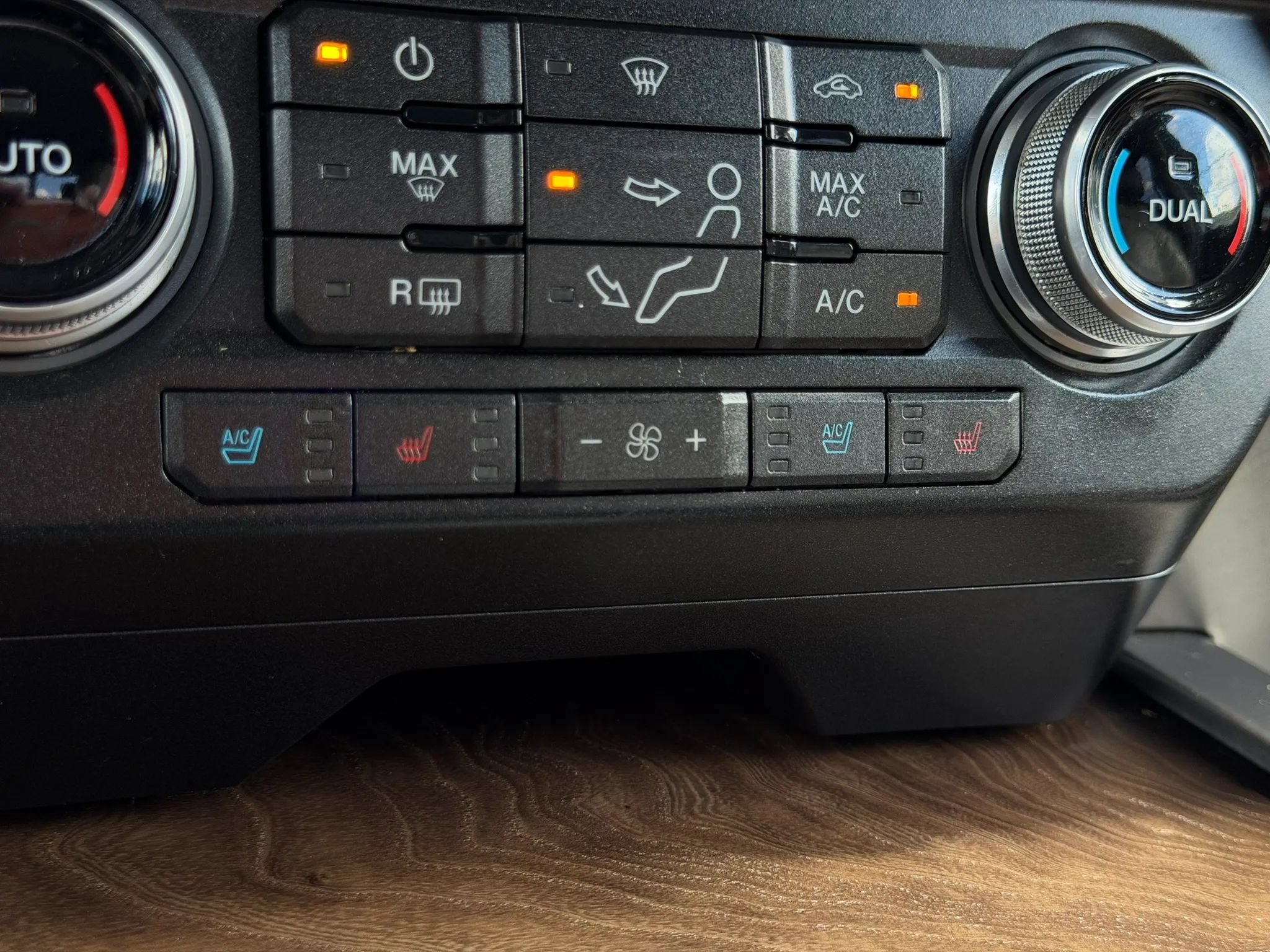 Used 2019 Ford F250 Limited AWD/4WD image 37