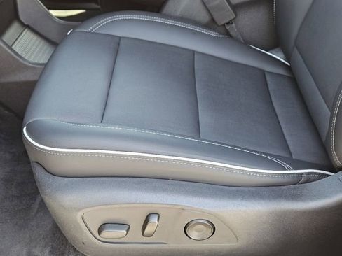 Used 2025 Buick Enclave Preferred FWD image 25