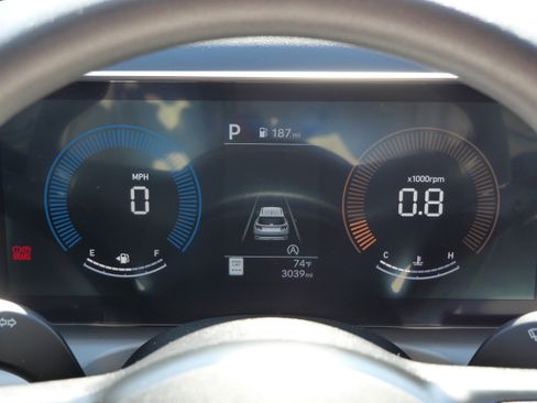 Certified 2025 Hyundai Tucson SE image 22