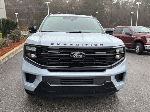 New 2025 Ford Expedition Max Platinum w/ Stealth Performance Package image 10