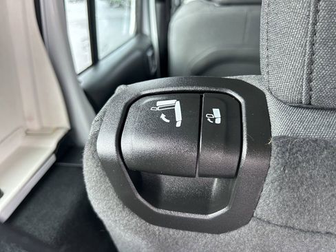 Used 2024 Jeep Wrangler Sport image 38