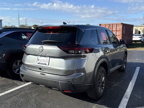 Certified 2025 Nissan Rogue S image 6