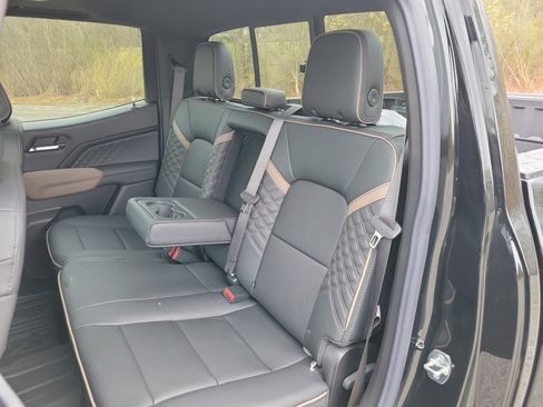 New 2026 GMC Canyon Denali AWD/4WD image 28