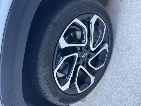 Used 2025 Chevrolet Trax RS w/ Driver Confidence Package FWD image 9