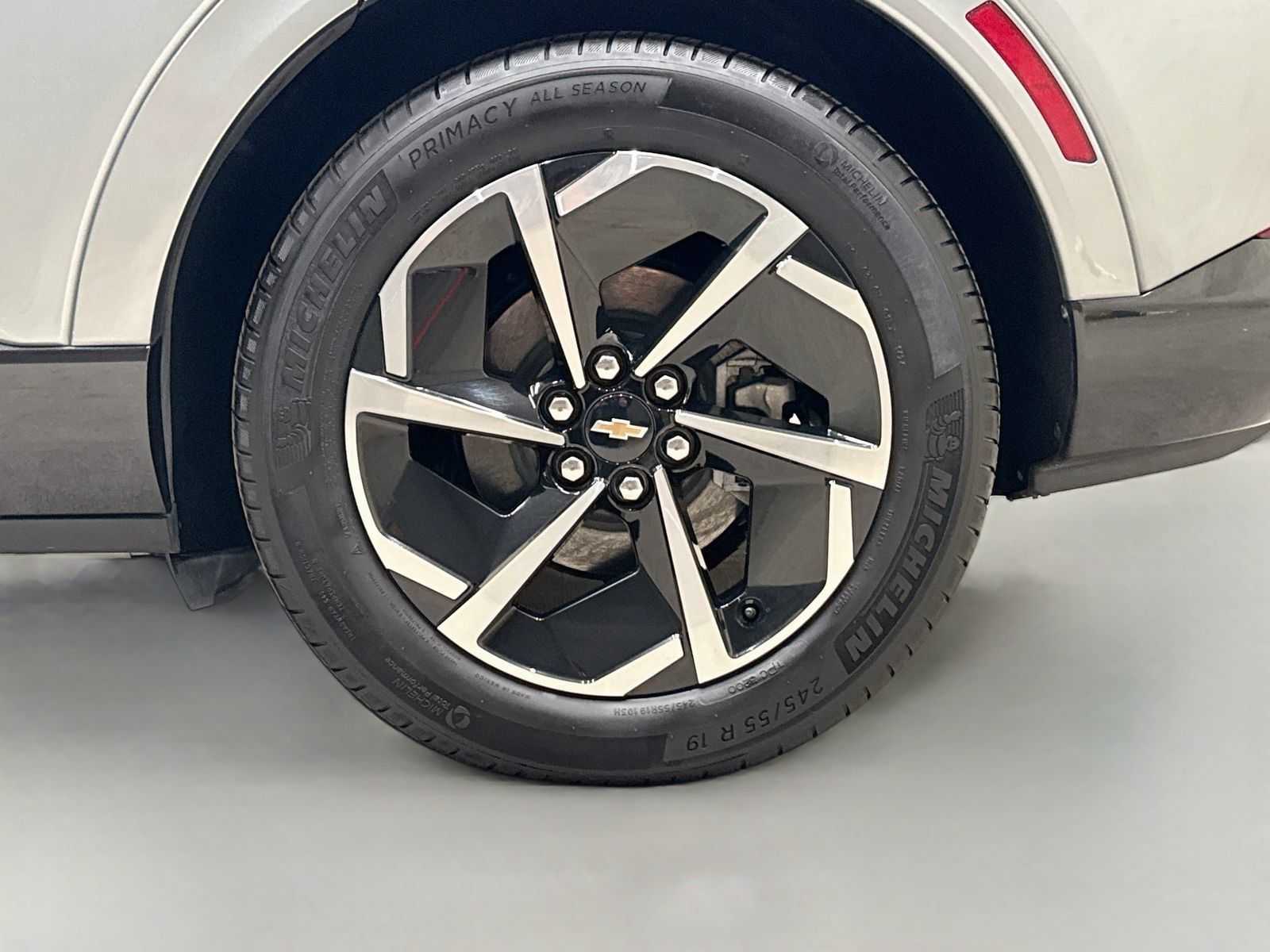 Used 2024 Chevrolet Equinox EV LT FWD image 33