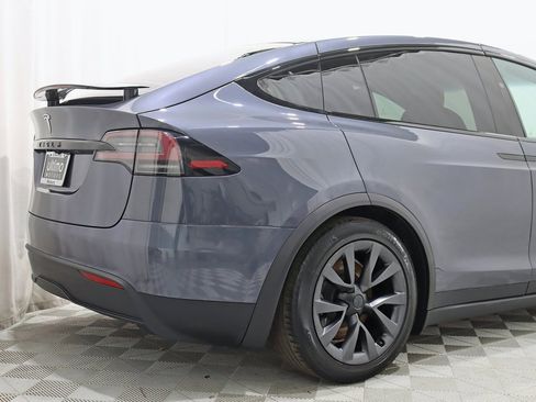 Used 2022 Tesla Model X image 9