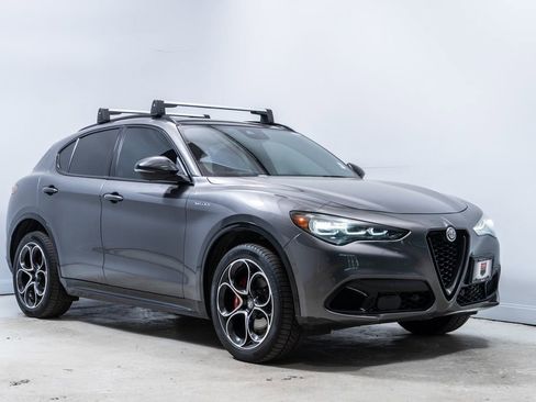 Used 2018 Alfa Romeo Stelvio Ti Sport AWD/4WD image 9