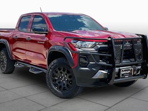 Used 2026 Chevrolet Colorado Trail Boss AWD/4WD image 3