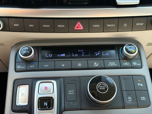 Used 2023 Hyundai Palisade Limited image 36