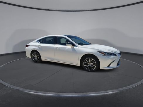 Used 2025 Lexus ES 350 w/ Premium Package image 2