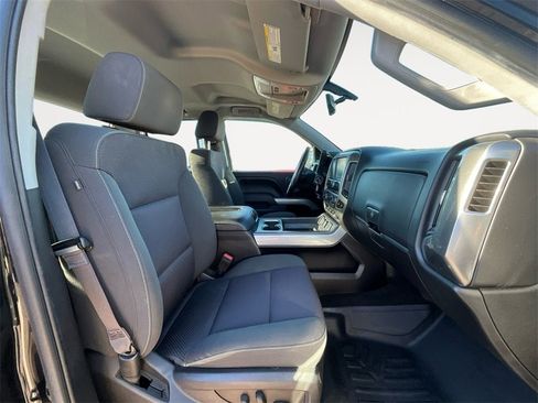 Used 2017 Chevrolet Silverado 1500 LT w/ Midnight Edition image 15