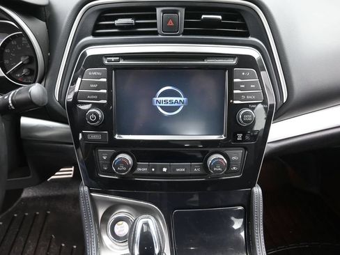 Used 2017 Nissan Maxima SR w/ Midnight Edition FWD image 19