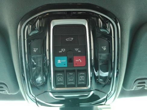 Used 2022 Jeep Grand Wagoneer Series III w/ Rear Seat Video Group 1 AWD/4WD image 59