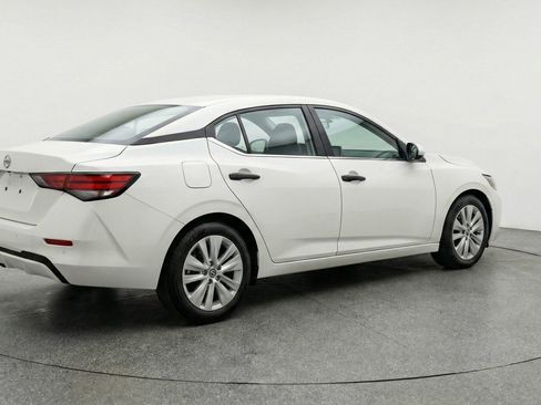 Used 2025 Nissan Sentra S image 9