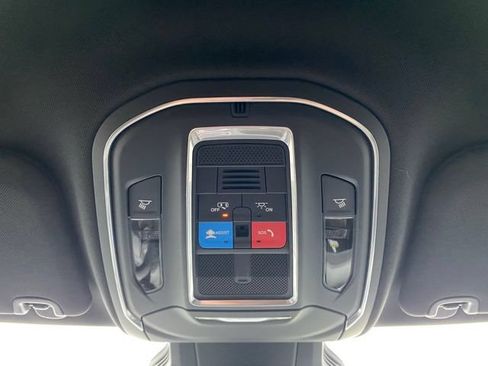 Used 2026 Jeep Cherokee Laredo AWD/4WD image 17