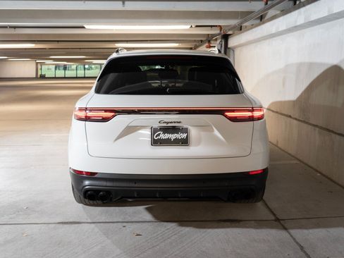 Certified 2023 Porsche Cayenne Platinum Edition AWD/4WD image 10