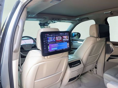 Used 2025 Cadillac Escalade Sport Platinum w/ LPO, ONYX Package AWD/4WD image 28