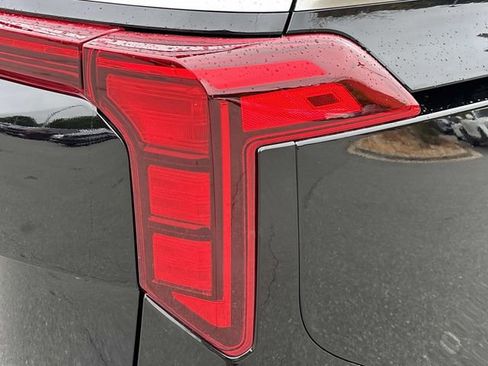 New 2026 Kia Carnival SX image 11