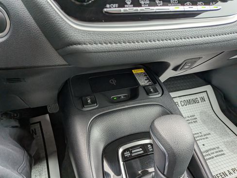 Certified 2025 Toyota Corolla XSE image 21