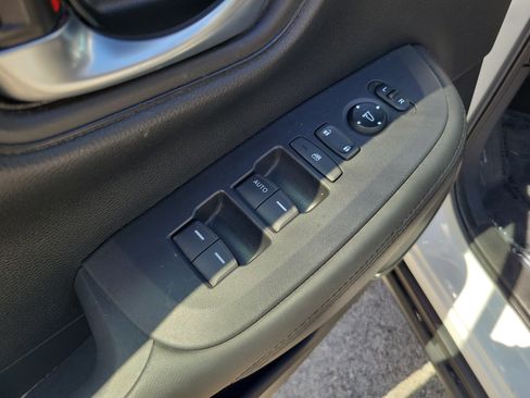 Certified 2024 Honda HR-V LX image 16