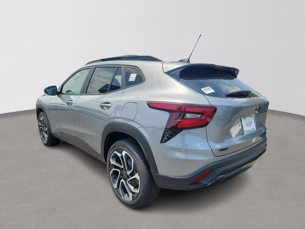 New 2026 Chevrolet Trax RS w/ Sunroof Package FWD image 4