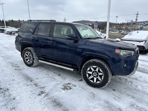 Used 2021 Toyota 4Runner TRD Off-Road Premium w/ Moonroof Package image 3