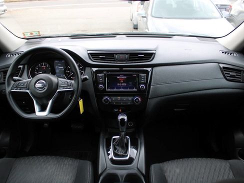 Used 2018 Nissan Rogue S image 31