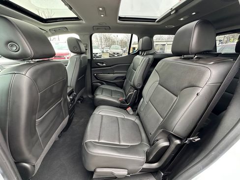 Used 2023 GMC Acadia SLT w/ Preferred Package image 20