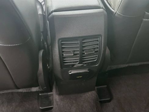 Used 2017 Ford Escape Titanium FWD image 28