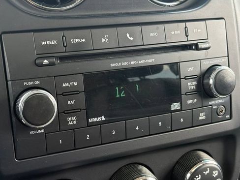Used 2015 Jeep Patriot High Altitude AWD/4WD image 13