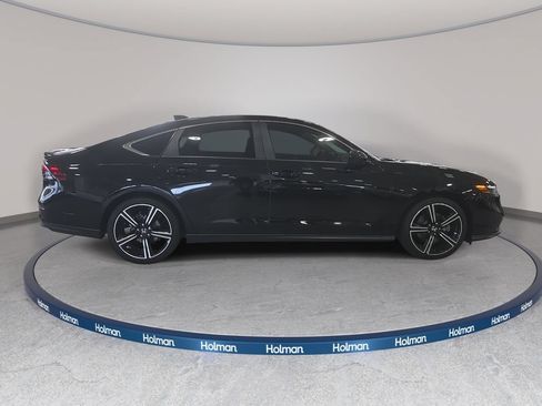 Used 2025 Honda Accord Sport image 5