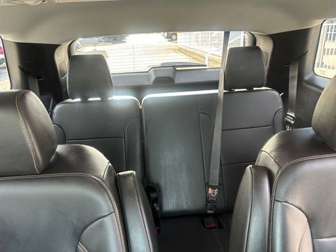 Used 2020 Chevrolet Traverse Premier w/ Redline Edition image 30