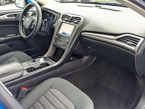 Used 2020 Ford Fusion SE image 27