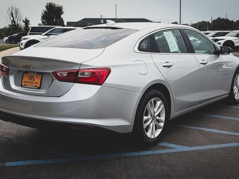 Used 2018 Chevrolet Malibu LT w/ LPO, Convenience Package 2 FWD image 10